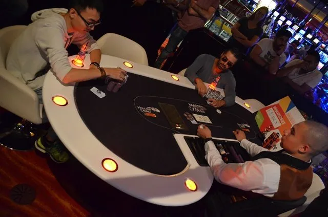 Heads up Li-Benso | 2016/07 - Utrecht Poker Series - €700 NLHE Main Event 